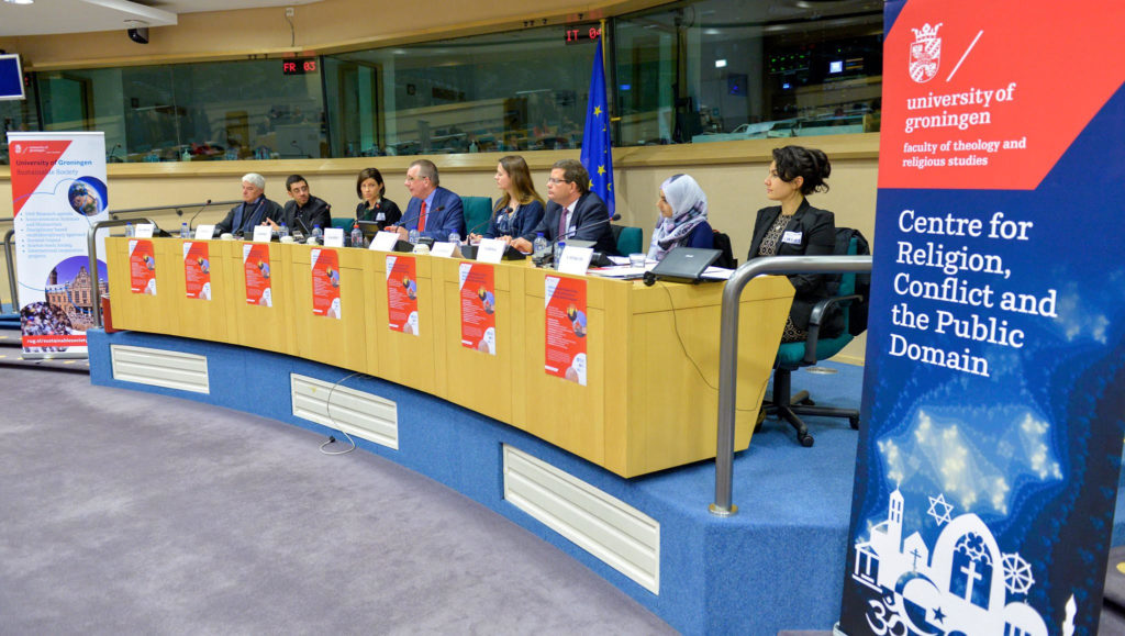  Erin Wilson, toenmalig directeur van het centre religion conflict and globalisation, tijdens een roundtable bij het Europese parlement georganiseerd door het Groninsgse interfacultaire onderzoekscluster sustainable society.